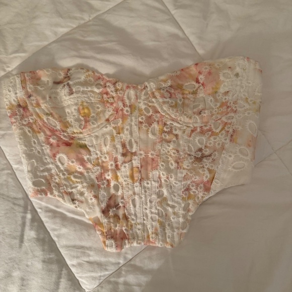 Lila Bustier in Sunny Floral Bardot - Picture 3 of 5